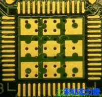 這也是不好的通孔設(shè)計(jì)，但部份通孔已經(jīng)用綠漆(mask)蓋上，但仍有部份通孔未塞孔。 