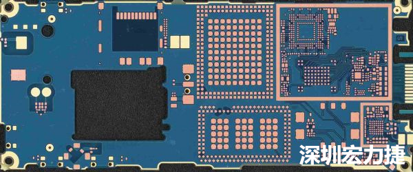 手機(jī)可用的PCB空間相當(dāng)小，而1片式的設(shè)計(jì)是節(jié)省成本的作法，如何做到區(qū)隔不同子系統(tǒng)、降低雜訊干擾，是設(shè)計(jì)關(guān)鍵。