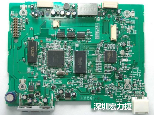 大面積PCB若電子元器件數(shù)量多、重量較重，板材強度不夠時容易產(chǎn)生PCB中央部凹陷問題。