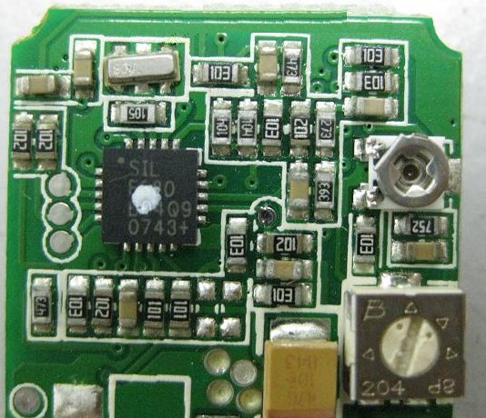 PCBA加工IC元件主要分為DIP及SMD兩大類，DIP 插件的IC，SMD (Surface Mount Device) 表面貼裝元件。